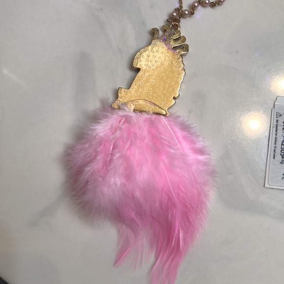 Betsey Johnson Long Necklace Parrot Pendant Crystal Raffia & Feathers NWT - Picture 16 of 16